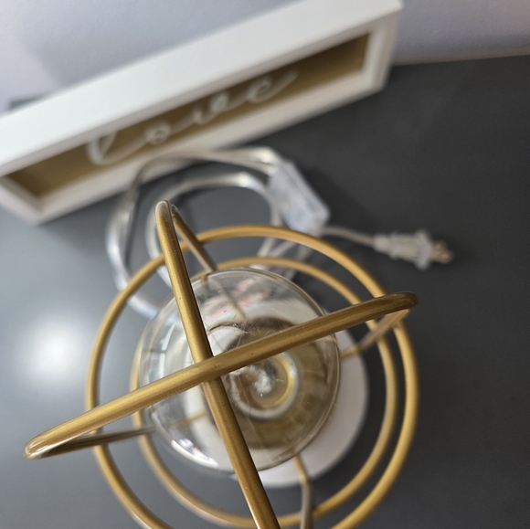 Howin Lamp - Picture 3 of 4